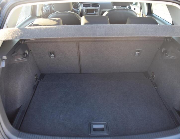 Volkswagen Golf 23