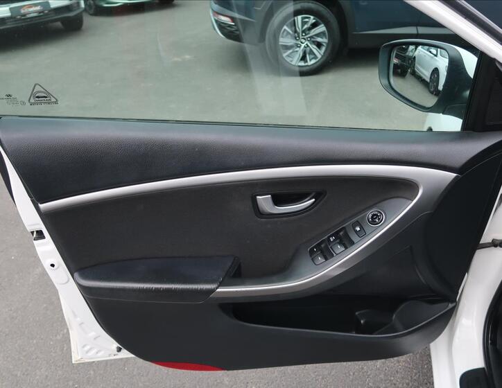 Hyundai i30 19