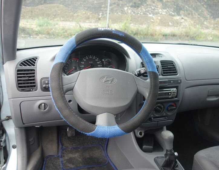 Hyundai Accent 23
