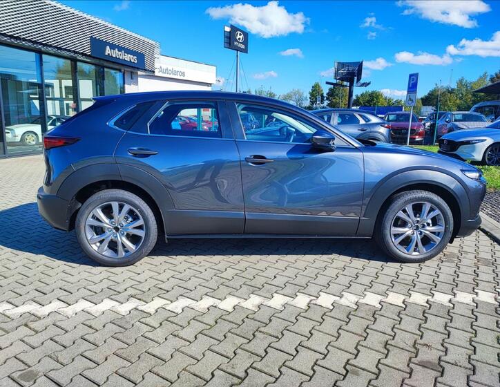 Mazda CX-30 9