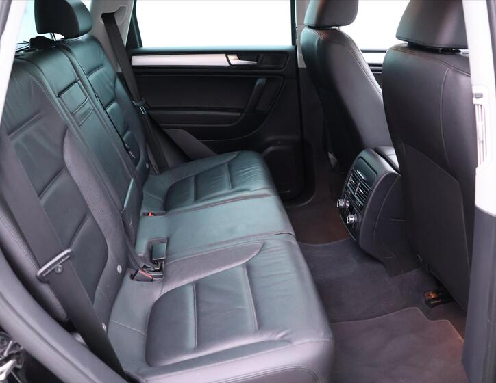 Volkswagen Touareg 16