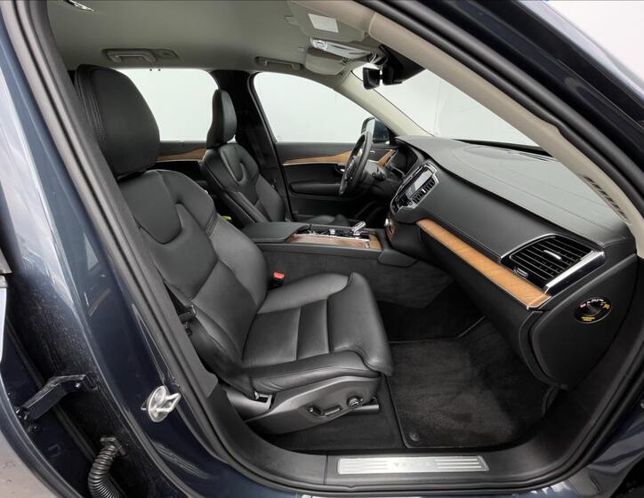 Volvo XC90 17