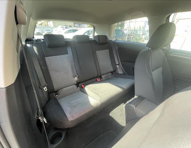 Volkswagen Golf 31