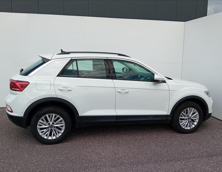 Volkswagen T-Roc 3