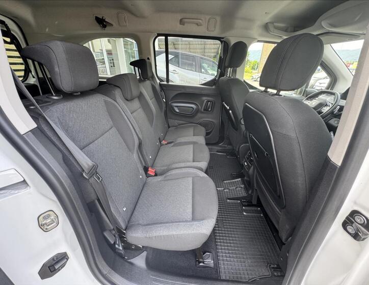 Peugeot Rifter 11