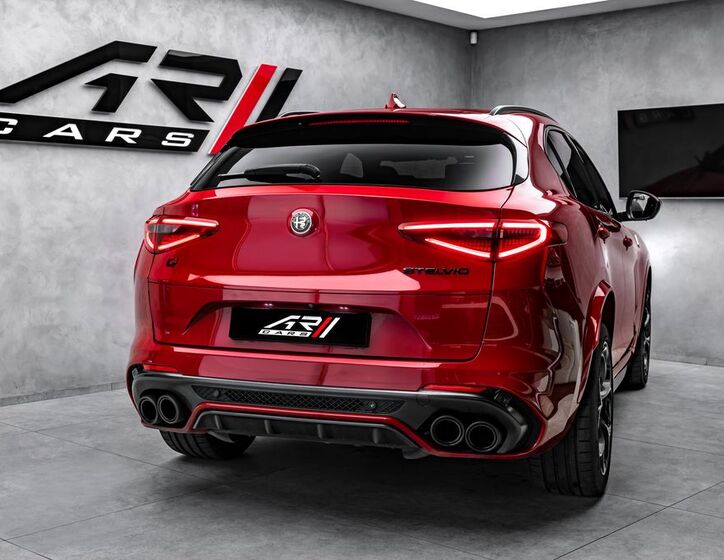 Alfa Romeo Stelvio 6