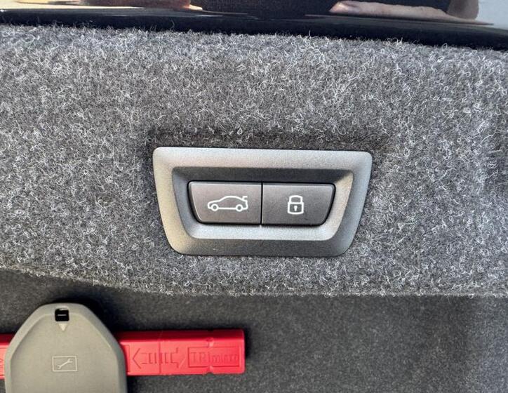 BMW i5 16