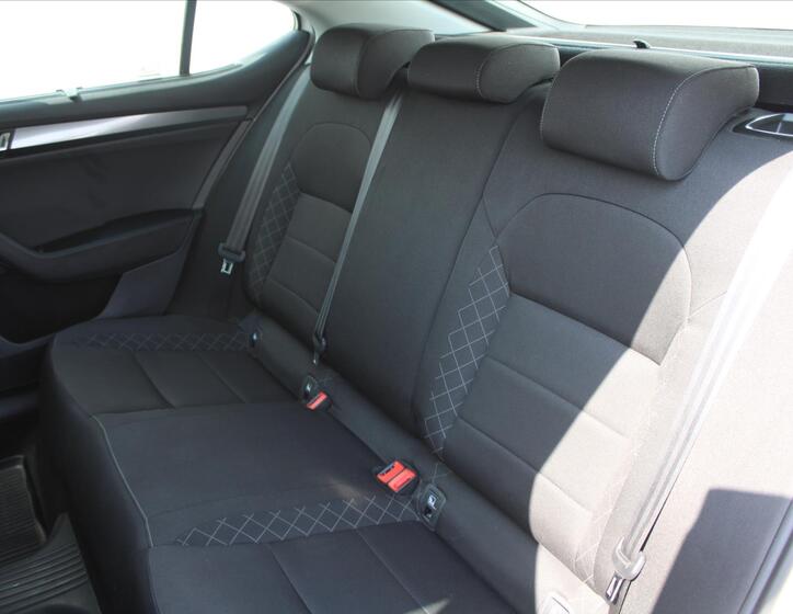 Škoda Superb 11