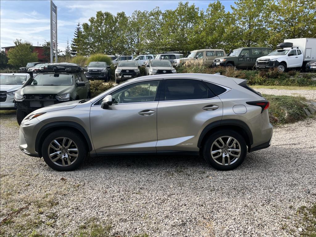 Lexus NX 300h