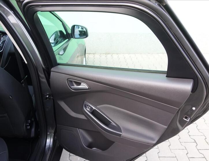 Ford Focus 27
