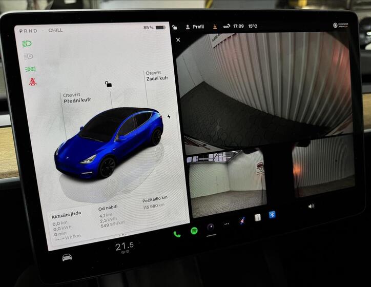 Tesla Model Y 24