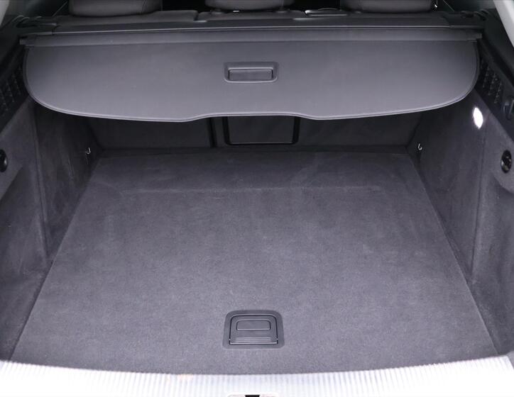 Audi Q3 10
