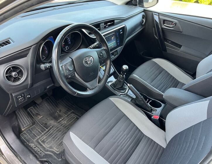 Toyota Auris 14