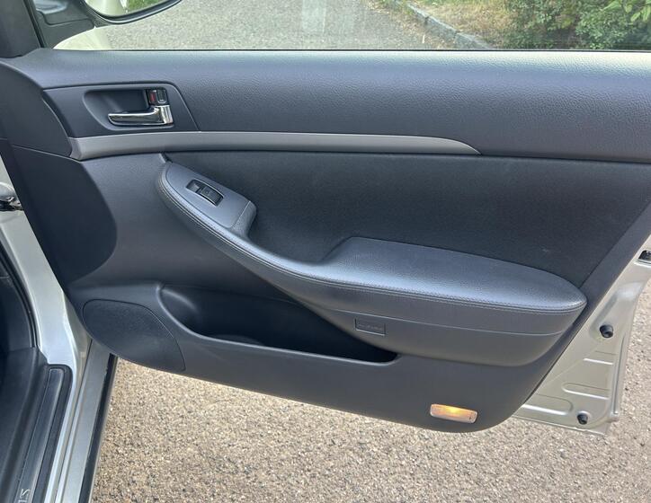 Toyota Avensis 47