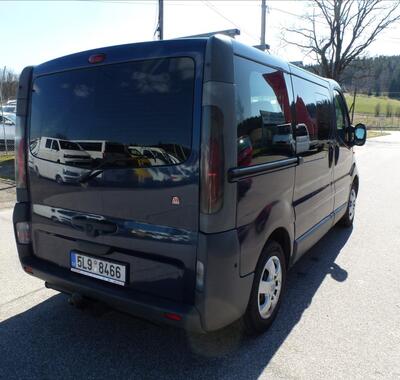 Opel Vivaro 8