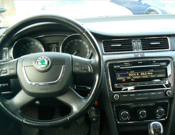 Škoda Superb 12