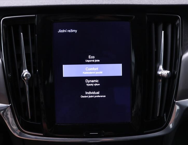 Volvo S90 22