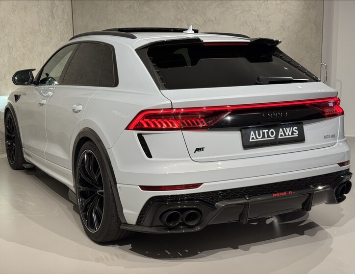 Audi RS Q8 14