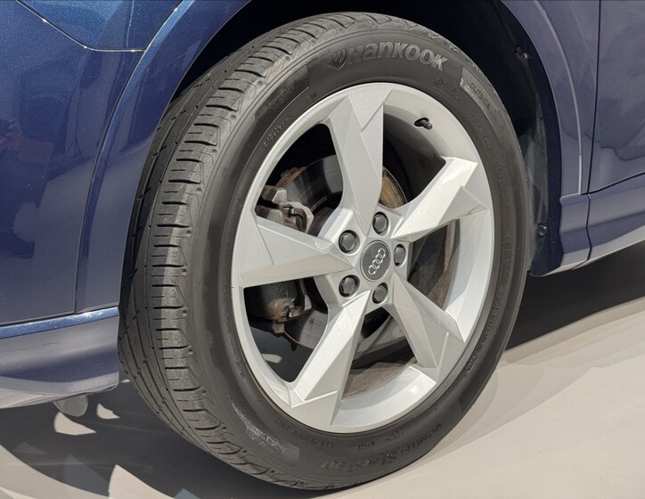 Audi Q3 6