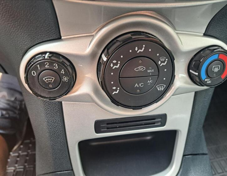 Ford Fiesta 25