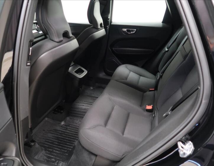 Volvo XC60 8