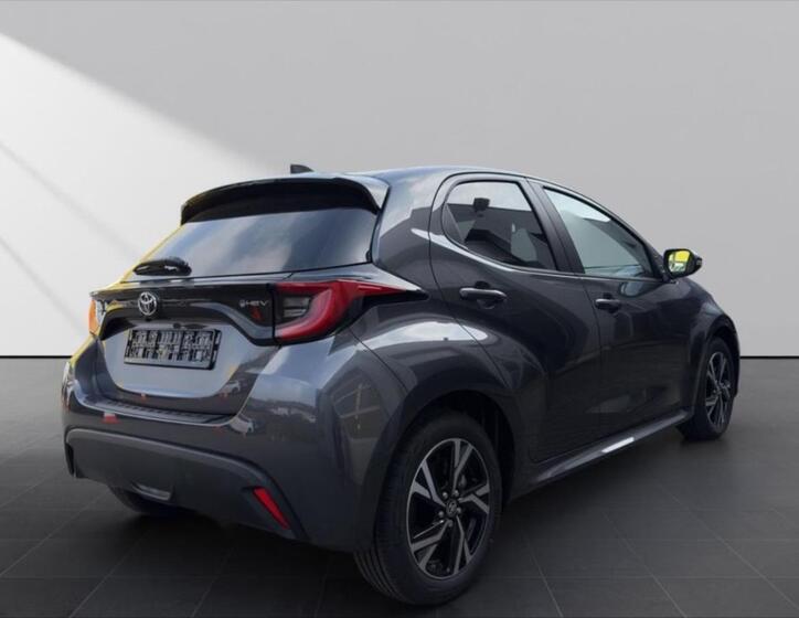 Toyota Yaris 4