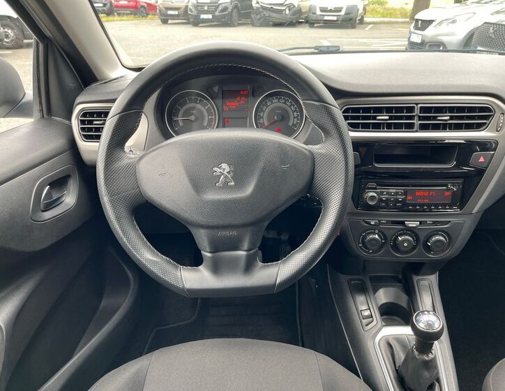 Peugeot 301 9