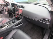 Jaguar F-Pace 18