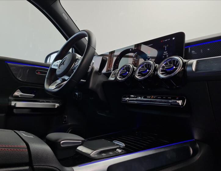 Mercedes-Benz GLB 16