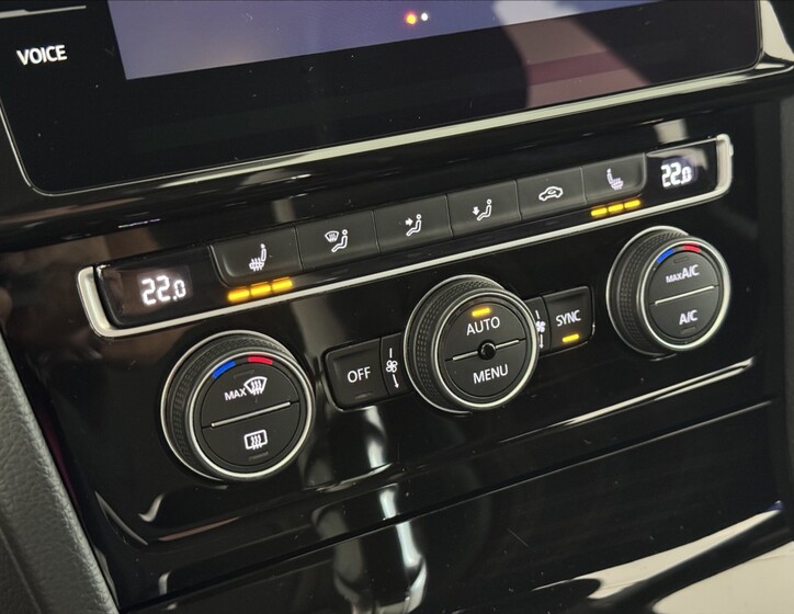 Volkswagen Golf 42