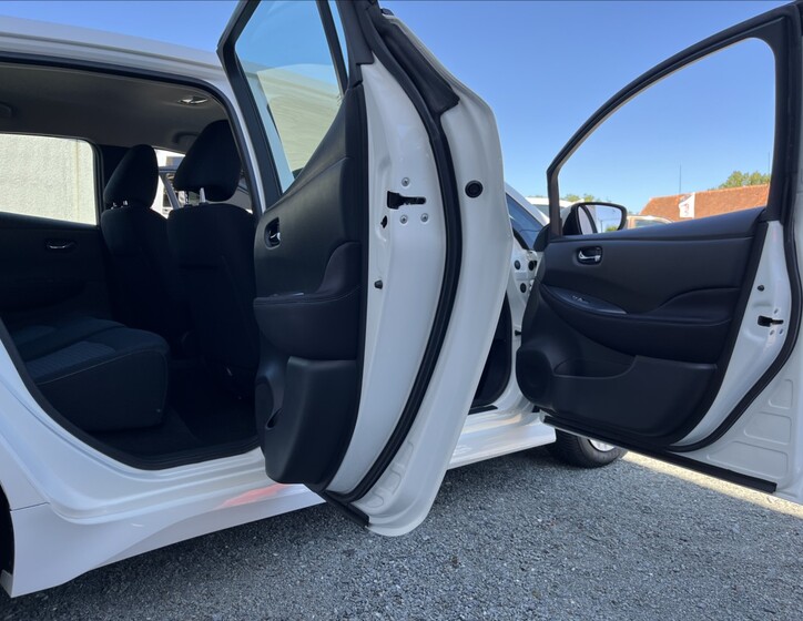 Nissan Leaf 50