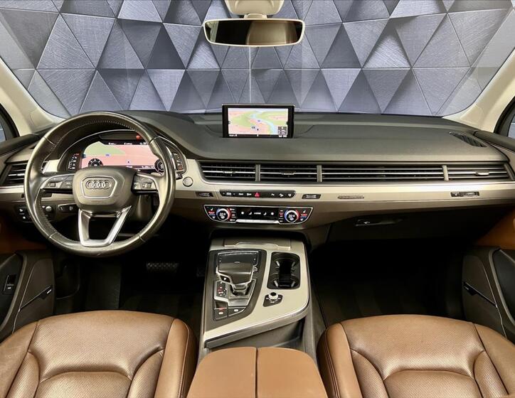 Audi Q7 10