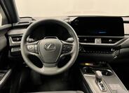 Lexus UX 300h 5