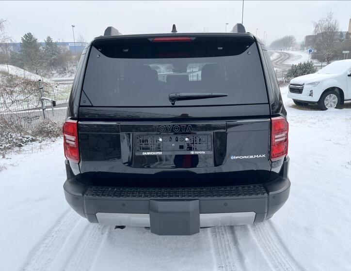 Toyota Land Cruiser 6