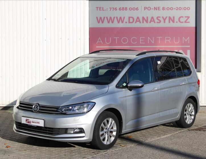 Volkswagen Touran 1