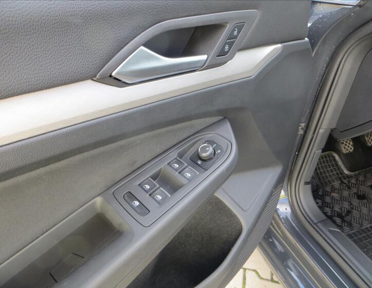 Volkswagen Golf 11