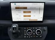 Land Rover Defender 22