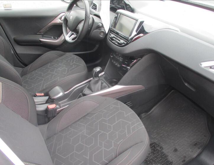 Peugeot 2008 12