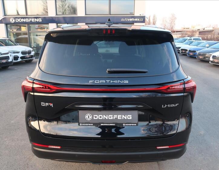 Dongfeng U-Tour 8