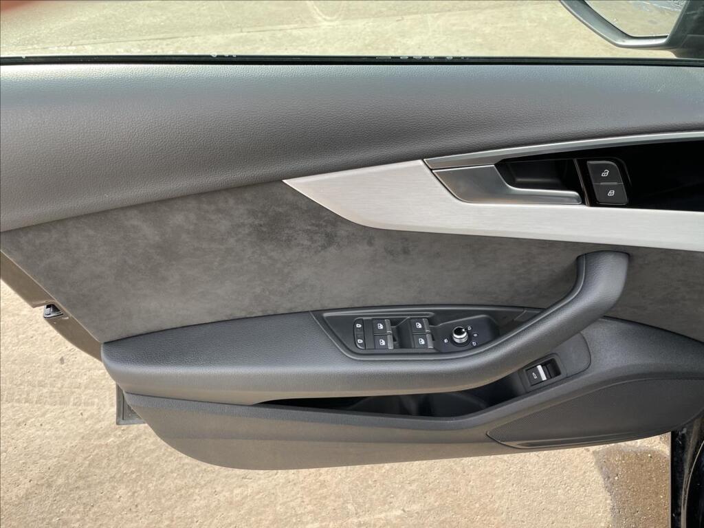 Audi A4 16