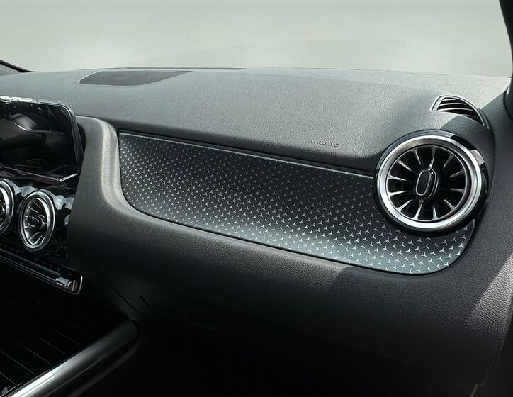 Mercedes-Benz EQA 13