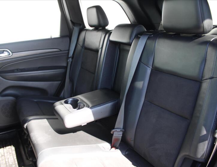 Jeep Grand Cherokee 11