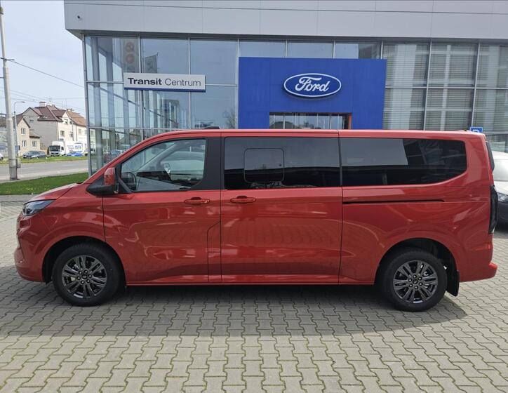 Ford Tourneo Custom 2