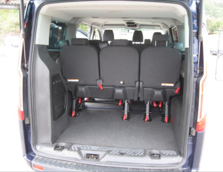Ford Tourneo Custom 9