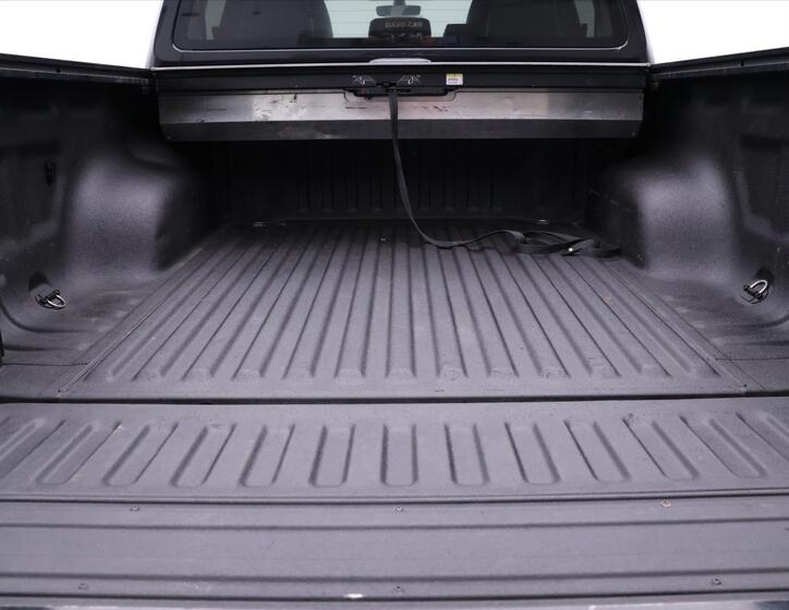 Volkswagen Amarok 10