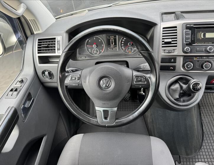 Volkswagen Multivan 13