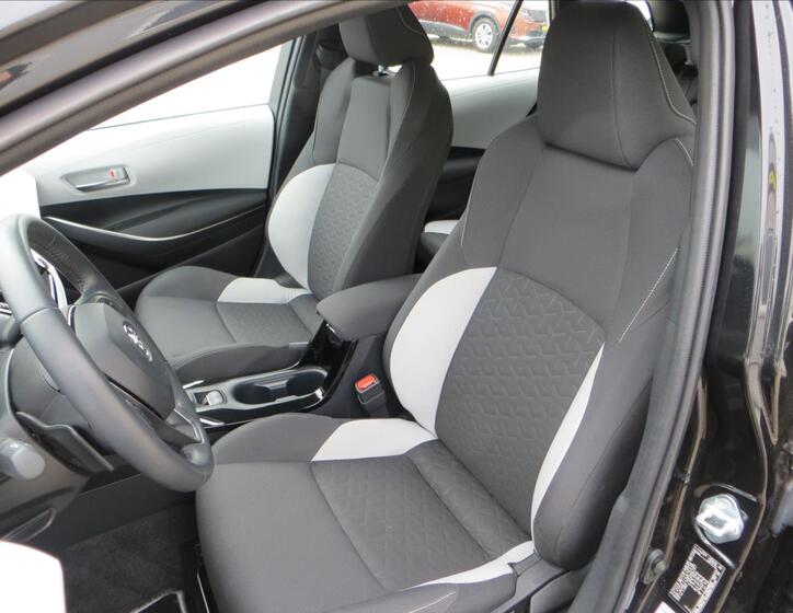Toyota Corolla 13