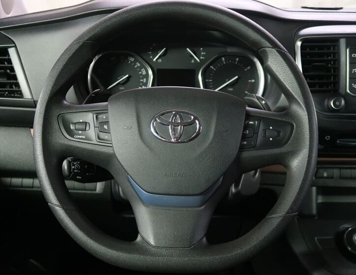 Toyota ProAce 16