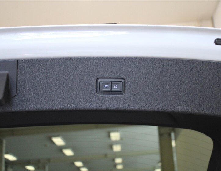 Audi Q8 30