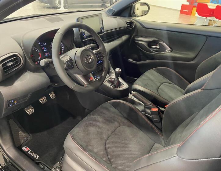 Toyota GR Yaris 13